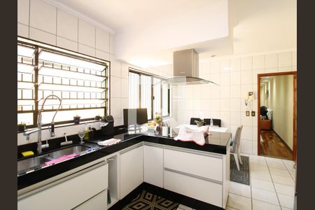 Cozinha de casa à venda com 4 quartos, 137m² em Vila Santa Terezinha (zona Norte), São Paulo