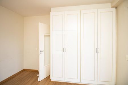 Quarto 2, armário de apartamento para alugar com 2 quartos, 57m² em Vila Nova Conceição, São Paulo