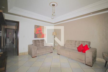Sala de casa à venda com 4 quartos, 240m² em Mathias Velho, Canoas