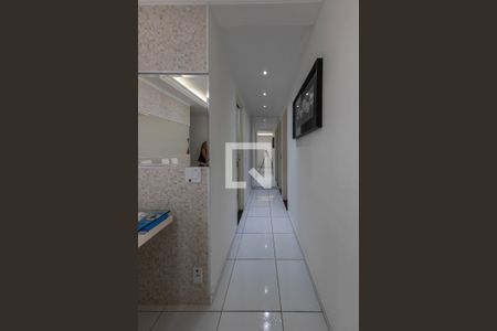 Corredor de apartamento à venda com 3 quartos, 62m² em Vila Ivone, São Paulo