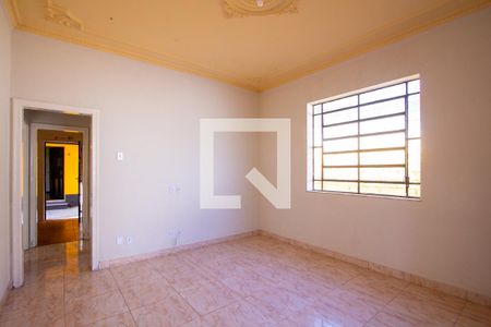 Sala de casa à venda com 5 quartos, 200m² em Santa Rosa, Niterói