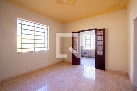 Sala de casa à venda com 5 quartos, 200m² em Santa Rosa, Niterói