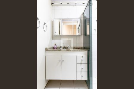 Banheiro do Quarto 1 de apartamento para alugar com 3 quartos, 120m² em Itaim Bibi, São Paulo