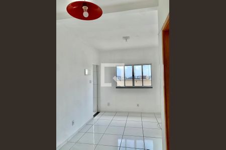 Sala de apartamento à venda com 2 quartos, 60m² em Del Castilho, Rio de Janeiro