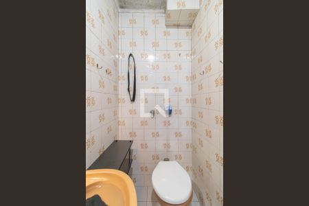 Banheiro de kitnet/studio à venda com 1 quarto, 49m² em Santana, Porto Alegre