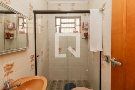 Banheiro de casa à venda com 4 quartos, 150m² em Vila Nhocuné, São Paulo