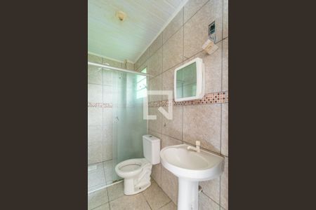 Banheiro de casa de condomínio para alugar com 1 quarto, 42m² em Vila Nova, Porto Alegre