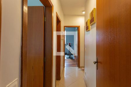Corredor de apartamento à venda com 4 quartos, 160m² em Buritis, Belo Horizonte