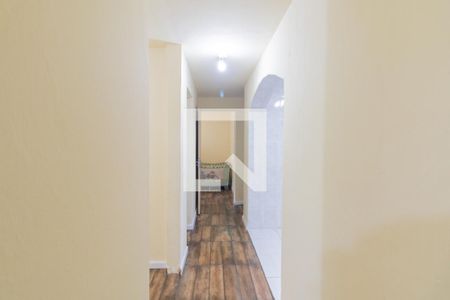Corredor de apartamento para alugar com 3 quartos, 49m² em Novo Mundo, Curitiba
