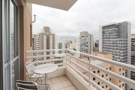 Varanda Sala de apartamento para alugar com 2 quartos, 75m² em Indianópolis, São Paulo