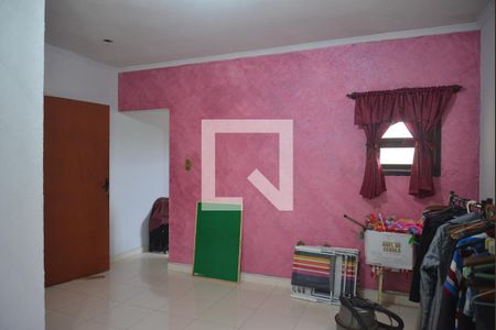 Sala de casa à venda com 4 quartos, 196m² em Vila Bela Vista, Santo André