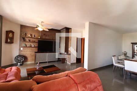 Sala 1 de apartamento para alugar com 5 quartos, 225m² em Osvaldo Rezende, Uberlândia