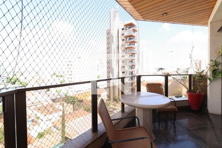 Sacada da Sala de apartamento para alugar com 5 quartos, 225m² em Osvaldo Rezende, Uberlândia