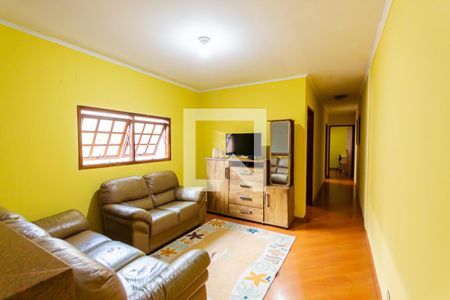 Sala de TV de casa à venda com 3 quartos, 240m² em Utinga, Santo André
