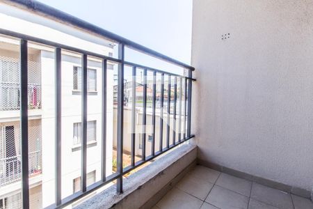 Varanda de apartamento para alugar com 3 quartos, 68m² em Parque Roseira, Carapicuíba