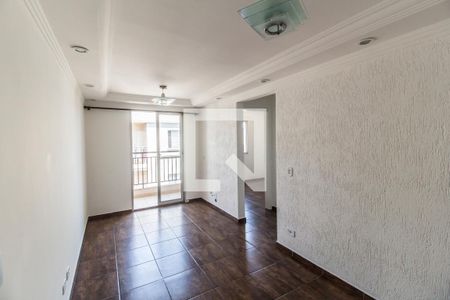 Sala de apartamento para alugar com 3 quartos, 68m² em Parque Roseira, Carapicuíba