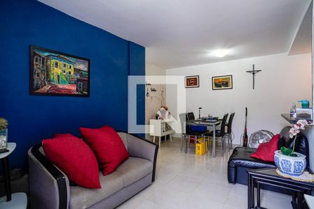 Casa de condomínio à venda com 140m², 2 quartos e 2 vagasSala