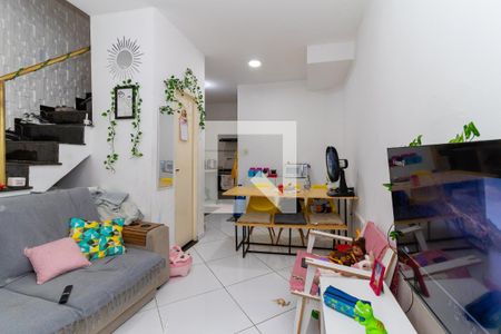 Sala de casa de condomínio à venda com 2 quartos, 70m² em Vila Campanela, São Paulo