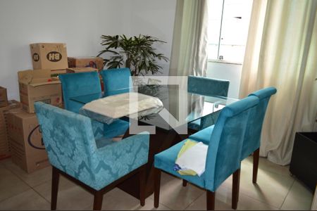 Sala de apartamento à venda com 2 quartos, 64m² em Cabral, Contagem