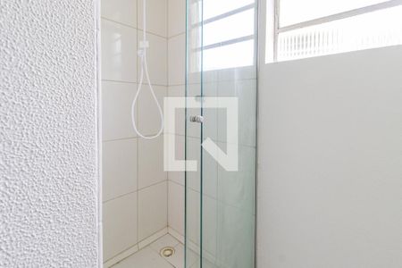 Banheiro de apartamento à venda com 1 quarto, 46m² em Agronomia, Porto Alegre