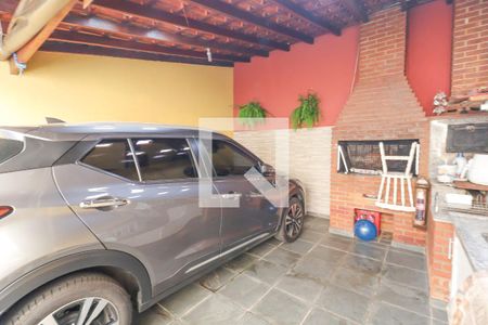 Casa à venda com 152m², 3 quartos e 5 vagas Casa à venda com 152m², 3 quartos e 5 vagasGaragem
