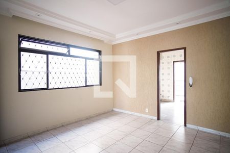 Sala 1 de casa à venda com 8 quartos, 313m² em Planalto, Belo Horizonte
