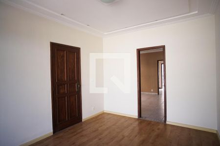 Sala 2 de casa à venda com 8 quartos, 313m² em Planalto, Belo Horizonte