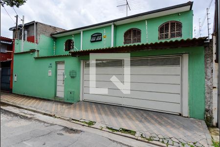Casa à venda com 150m², 2 quartos e 2 vagas Casa à venda com 150m², 2 quartos e 2 vagasFachada