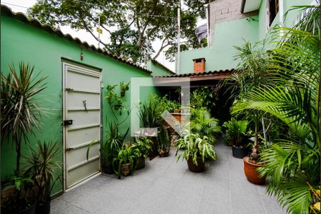 Casa à venda com 150m², 2 quartos e 2 vagas Casa à venda com 150m², 2 quartos e 2 vagasÁrea externa