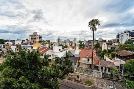 Vista da Suíte de apartamento à venda com 3 quartos, 75m² em Higienópolis, Porto Alegre