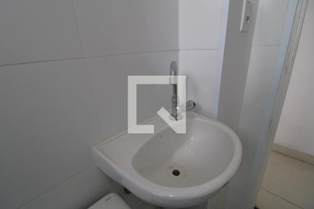 Banheiro de kitnet/studio para alugar com 1 quarto, 31m² em Jardim Alfredo, São Paulo