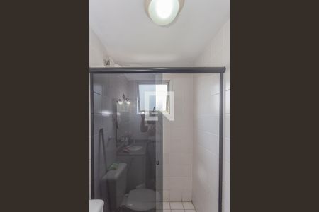 Banheiro de apartamento à venda com 2 quartos, 54m² em Vila Nair, São Paulo