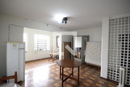 Sala de casa à venda com 4 quartos, 240m² em Vila Gumercindo, São Paulo