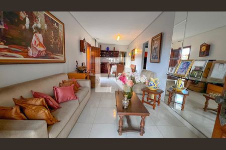 Sala de casa à venda com 3 quartos, 360m² em Renascença, Belo Horizonte