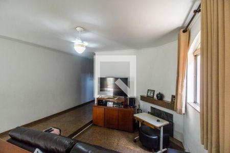 Casa de condomínio à venda com 360m², 4 quartos e 4 vagasSala de TV
