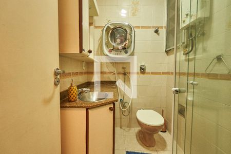 Banheiro de kitnet/studio para alugar com 1 quarto, 28m² em Tijuca, Rio de Janeiro