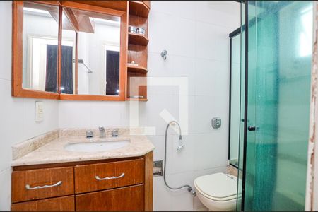 Banheiro de apartamento à venda com 1 quarto, 50m² em Ingá, Niterói