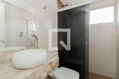 Banheiro de apartamento à venda com 2 quartos, 55m² em Cangaíba, São Paulo