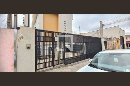 Casa à venda com 78m², 2 quartos e 2 vagas Casa à venda com 78m², 2 quartos e 2 vagasÁrea externa