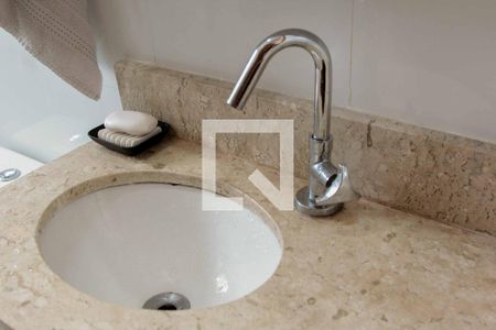 Casa à venda com 78m², 2 quartos e 2 vagas Casa à venda com 78m², 2 quartos e 2 vagasBanheiro 1