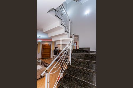 Escada de casa para alugar com 3 quartos, 243m² em Jardim Cidade Pirituba, São Paulo