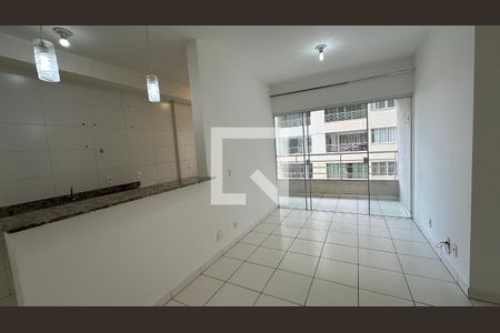 Sala de apartamento para alugar com 2 quartos, 62m² em Parque Industrial Paulista, Goiânia