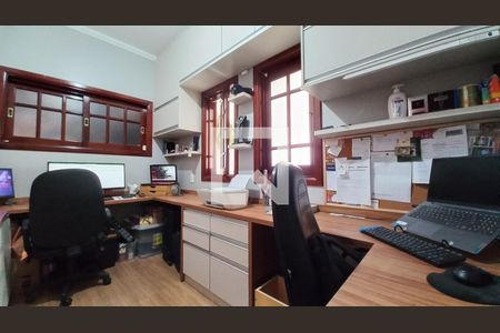 Escritório de casa à venda com 4 quartos, 330m² em Vila Marieta, Campinas