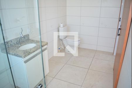 Banheiro de apartamento para alugar com 1 quarto, 45m² em Jardim das Margaridas, Salvador