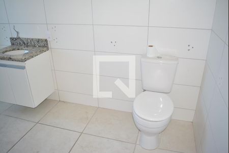 Banheiro de apartamento para alugar com 1 quarto, 45m² em Jardim das Margaridas, Salvador