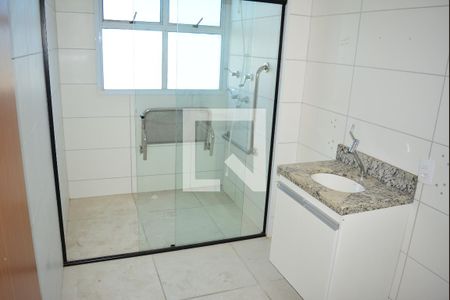 Banheiro de apartamento para alugar com 1 quarto, 45m² em Jardim das Margaridas, Salvador