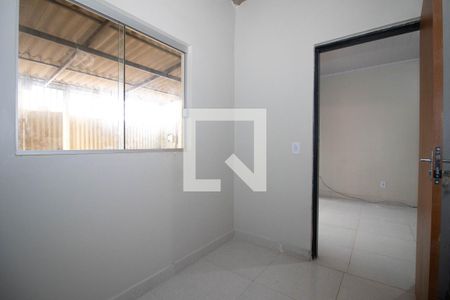 Quarto 1 de casa para alugar com 3 quartos, 100m² em Qs 16, Brasília