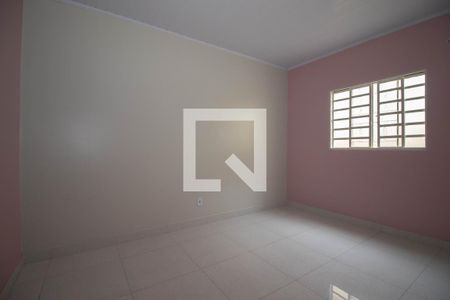 Quarto 2 de casa para alugar com 3 quartos, 100m² em Qs 16, Brasília