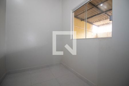 Quarto 1 de casa para alugar com 3 quartos, 100m² em Qs 16, Brasília