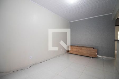 Sala de casa para alugar com 3 quartos, 100m² em Qs 16, Brasília